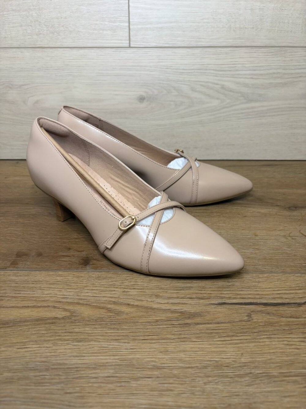 Clarks Kepley Star Pointed Toe Strap Pump Heels Beige 7.5W